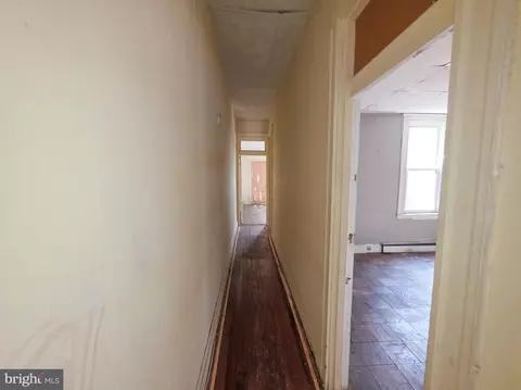 Entry Way - 1622 Ruxton Ave, Baltimore, MD 21216 photo 4 of 4