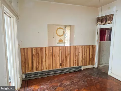 Entry Way - 1622 Ruxton Ave, Baltimore, MD 21216 photo 3 of 4