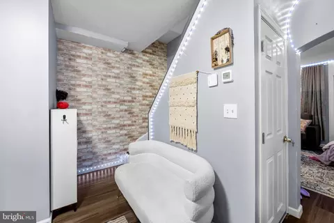 Entry Way - 236 S Gilmor St, Baltimore, MD 21223 photo 4 of 6