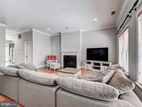 Living - 1319 Covington St, Baltimore, MD 21230 photo 2 of 3