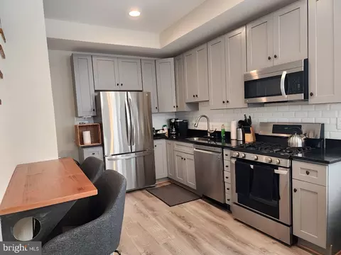 Kitchen - 1505 E Baltimore St E, Baltimore, MD 21231 photo 3 of 3
