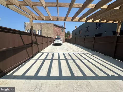 Exterior - 1505 E Baltimore St E, Baltimore, MD 21231 photo 3 of 4