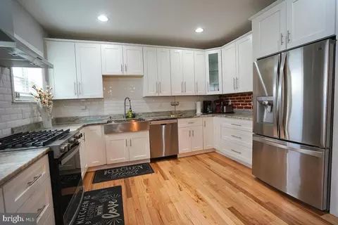Kitchen - 1505 E Baltimore St E, Baltimore, MD 21231 photo 1 of 3