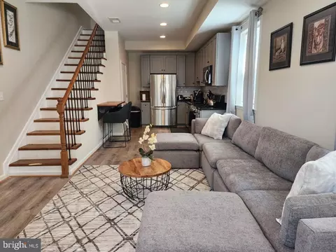 Living - 1505 E Baltimore St E, Baltimore, MD 21231 photo 3 of 3