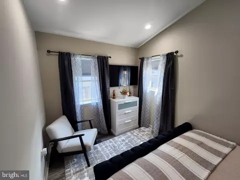 Bedroom - 1505 E Baltimore St E, Baltimore, MD 21231 photo 12 of 17