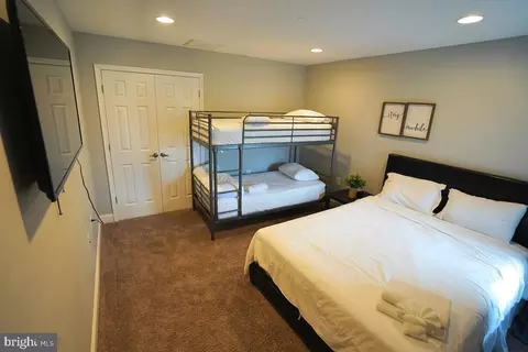 Bedroom - 1505 E Baltimore St E, Baltimore, MD 21231 photo 8 of 17