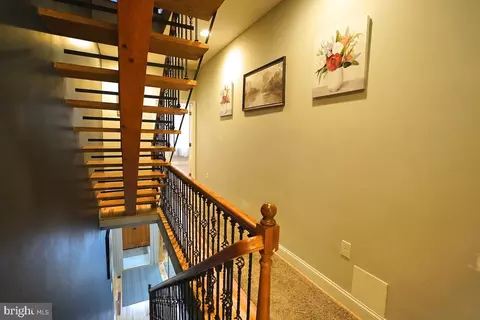 Entry Way - 1505 E Baltimore St E, Baltimore, MD 21231 photo 2 of 3