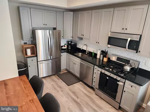 Kitchen - 1505 E Baltimore St E, Baltimore, MD 21231 photo 2 of 3