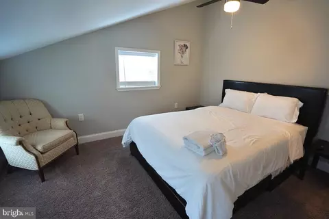 Bedroom - 1505 E Baltimore St E, Baltimore, MD 21231 photo 7 of 17