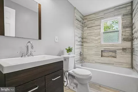 Bath - 3631 Greenvale Rd, Baltimore, MD 21229 photo 1 of 4