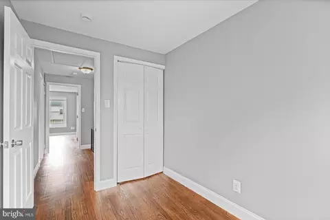 Entry Way - 3631 Greenvale Rd, Baltimore, MD 21229 photo 5 of 6