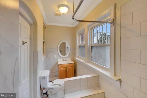 Bath - 2425 Ashland Ave, Baltimore, MD 21205 photo 2 of 4