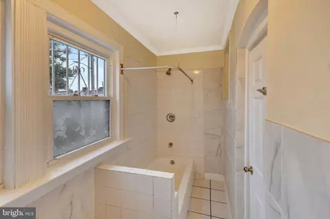 Bath - 2425 Ashland Ave, Baltimore, MD 21205 photo 3 of 4