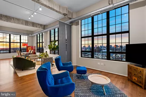 Living - 1200 Steuart St #1511, Baltimore, MD 21230 photo 10 of 11