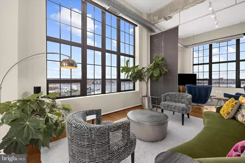 Living - 1200 Steuart St #1511, Baltimore, MD 21230 photo 3 of 11