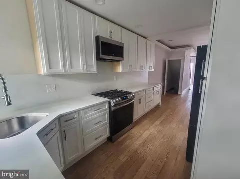 Entry Way - 1611 N Wolfe St, Baltimore, MD 21213 photo 1 of 4