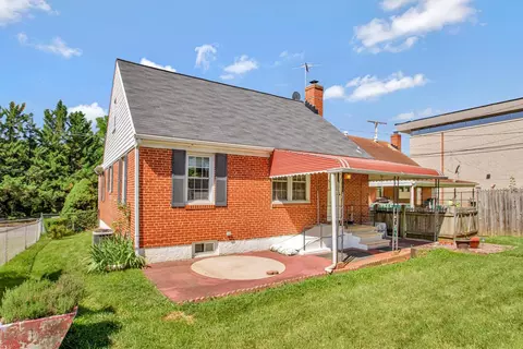 Exterior - 4708 Hamilton Ave, Baltimore, MD 21206 photo 3 of 9