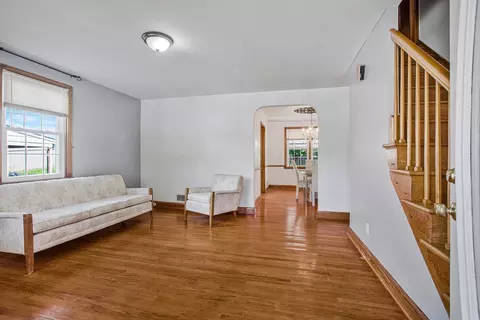 Living - 4708 Hamilton Ave, Baltimore, MD 21206 photo 2 of 3