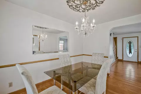 Dining - 4708 Hamilton Ave, Baltimore, MD 21206 photo 2 of 3