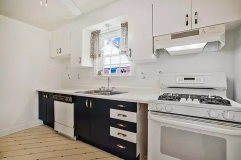 Kitchen - 4708 Hamilton Ave, Baltimore, MD 21206 photo 2 of 3