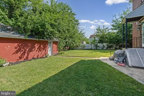 Exterior - 4701 Mannasota Ave, Baltimore, MD 21206 photo 4 of 5