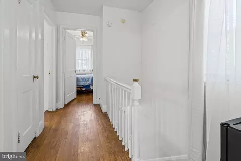 Entry Way - 4701 Mannasota Ave, Baltimore, MD 21206 photo 3 of 3