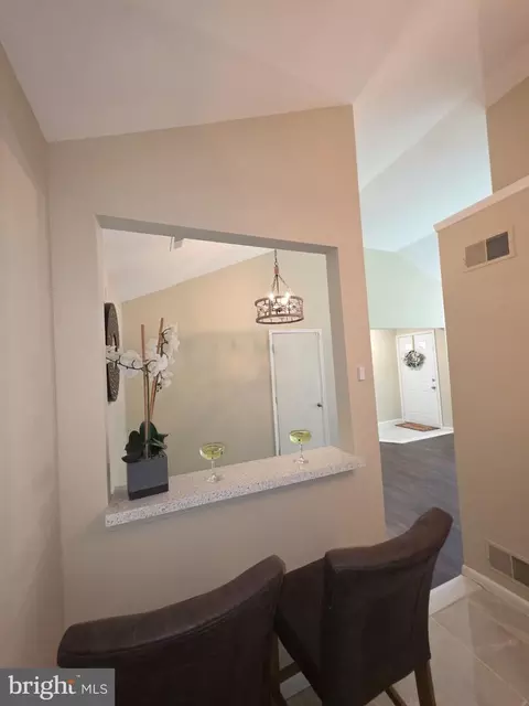Entry Way - 4524 Saint Thomas Ave, Baltimore, MD 21206 photo 5 of 11