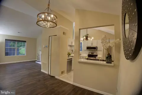 Entry Way - 4524 Saint Thomas Ave, Baltimore, MD 21206 photo 7 of 11