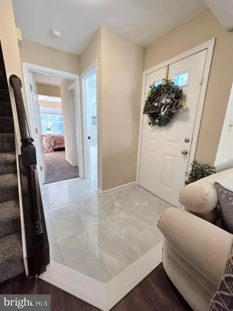 Entry Way - 4524 Saint Thomas Ave, Baltimore, MD 21206 photo 4 of 5