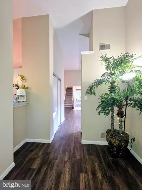 Entry Way - 4524 Saint Thomas Ave, Baltimore, MD 21206 photo 8 of 11