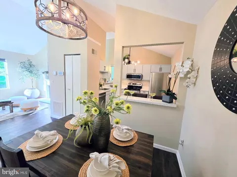 Dining - 4524 Saint Thomas Ave, Baltimore, MD 21206 photo 4 of 5