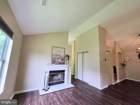 Living - 4524 Saint Thomas Ave, Baltimore, MD 21206 photo 2 of 3