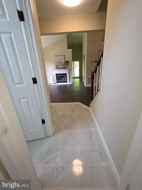 Entry Way - 4524 Saint Thomas Ave, Baltimore, MD 21206 photo 6 of 11