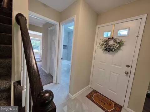 Entry Way - 4524 Saint Thomas Ave, Baltimore, MD 21206 photo 4 of 11