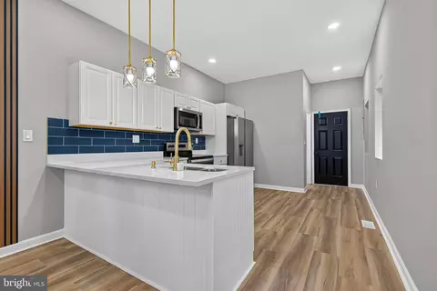Entry Way - 1006 E Preston St, Baltimore, MD 21202 photo 2 of 11