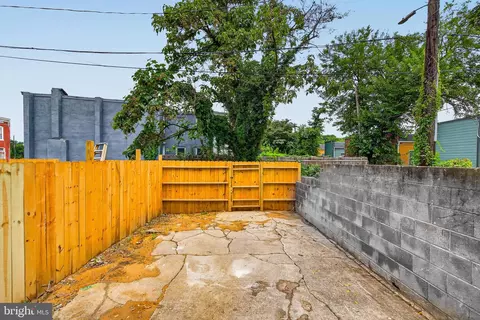 Exterior - 1006 E Preston St, Baltimore, MD 21202 photo 1 of 3