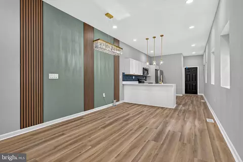 Entry Way - 1006 E Preston St, Baltimore, MD 21202 photo 4 of 11
