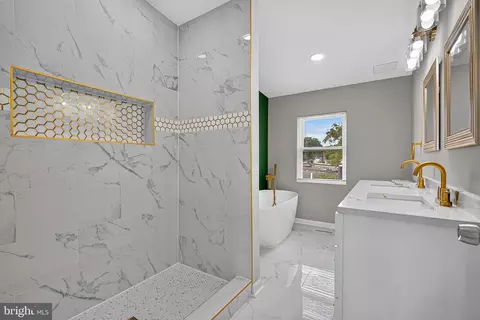 Bath - 1006 E Preston St, Baltimore, MD 21202 photo 4 of 9