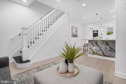 Entry Way - 21 S Monastery Ave, Baltimore, MD 21229 photo 1 of 2