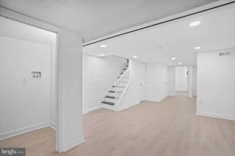 Entry Way - 21 S Monastery Ave, Baltimore, MD 21229 photo 2 of 2