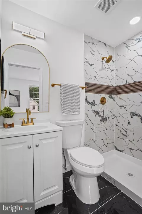 Bath - 21 S Monastery Ave, Baltimore, MD 21229 photo 2 of 5