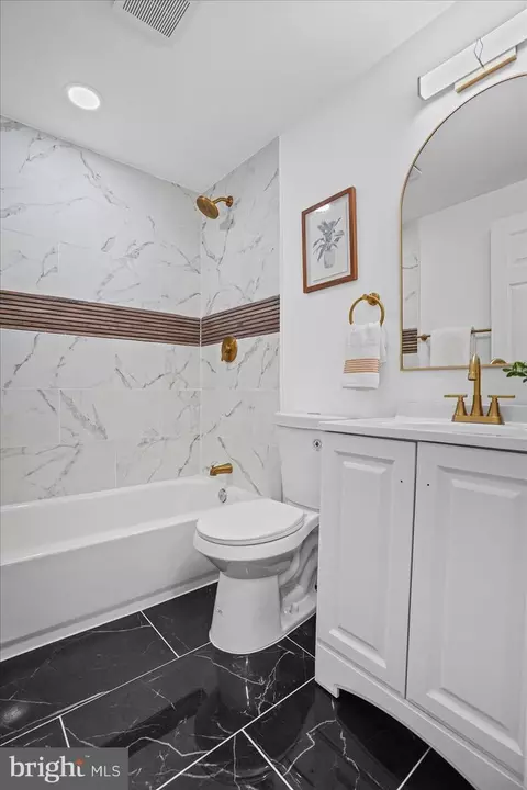 Bath - 21 S Monastery Ave, Baltimore, MD 21229 photo 3 of 5