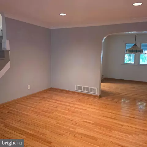Living - 4330 Dewey Ave, Baltimore, MD 21211 photo 4 of 6