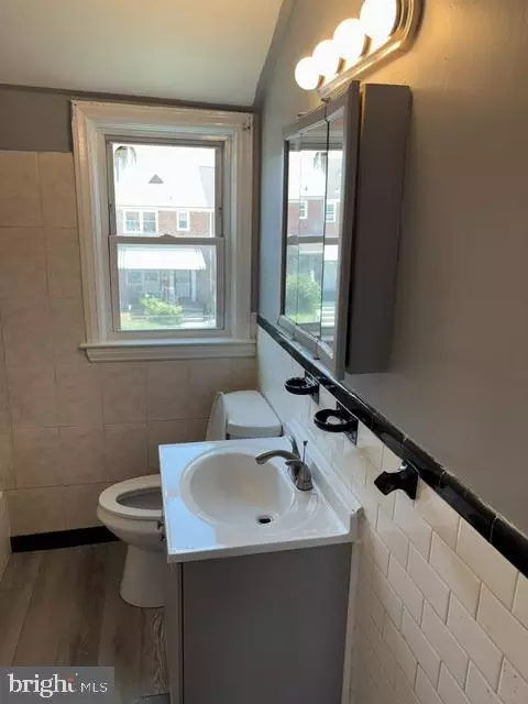 Bath - 5423 Crismer Ave, Baltimore, MD 21215 photo 1 of 3