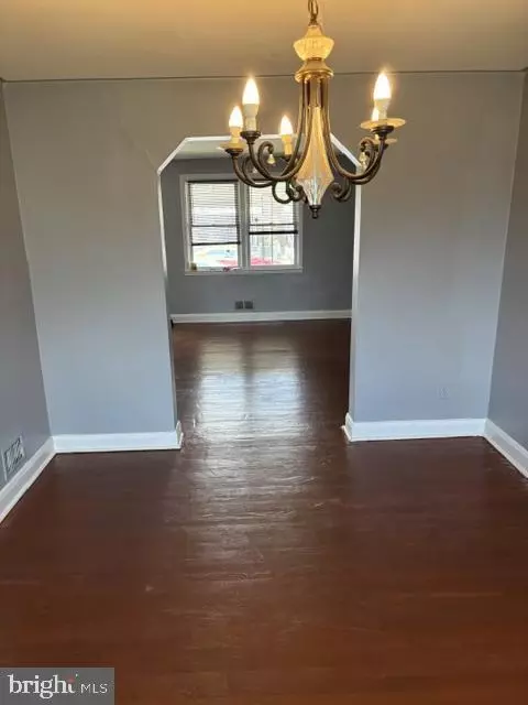 Entry Way - 5423 Crismer Ave, Baltimore, MD 21215 photo 2 of 8
