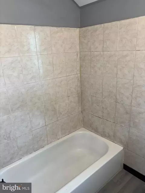 Bath - 5423 Crismer Ave, Baltimore, MD 21215 photo 2 of 3