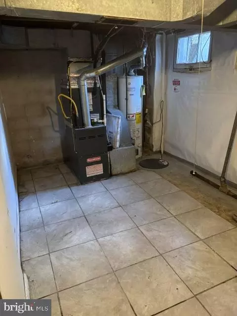 Entry Way - 5423 Crismer Ave, Baltimore, MD 21215 photo 5 of 8