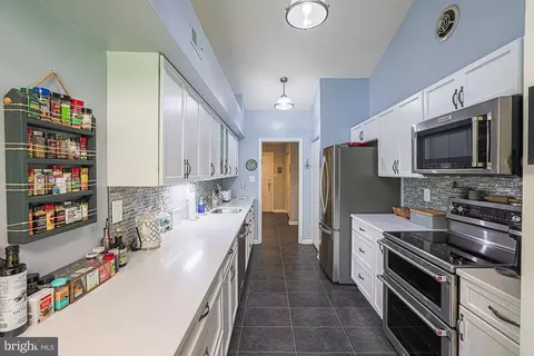 Entry Way - 6350 Red Cedar Pl #405, Baltimore, MD 21209 photo 2 of 5