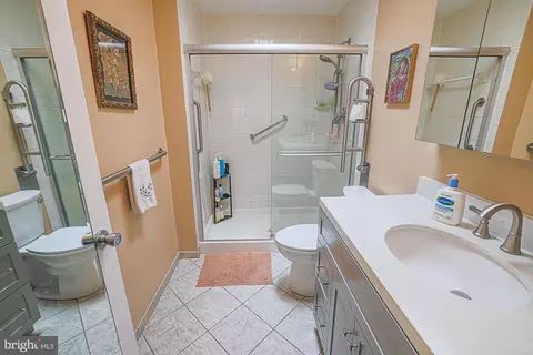 Bath - 6350 Red Cedar Pl #405, Baltimore, MD 21209 photo 3 of 3