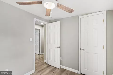 Entry Way - 111 E Fort Ave, Baltimore, MD 21230 photo 6 of 12